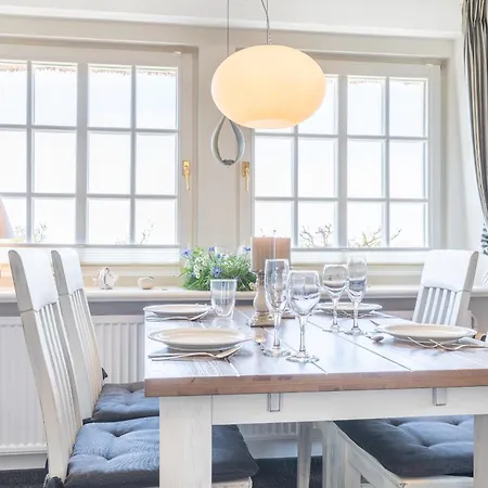 Nis Puk アパート *